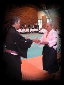 Maître Jacques Jean Quéro a ensuite remis à Monsieur André Touchet le diplôme de l'AEJT certifiant l'obtention du titre de "Sho-Mokuroku"