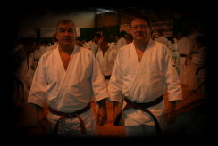 Me J.J. Quéro (à gauche) Shi-Han de JuJitsu Traditionnel, et M. Dominique Szczesny (Renshi - Encadrant Technique au sein du CJJT de Meaux)